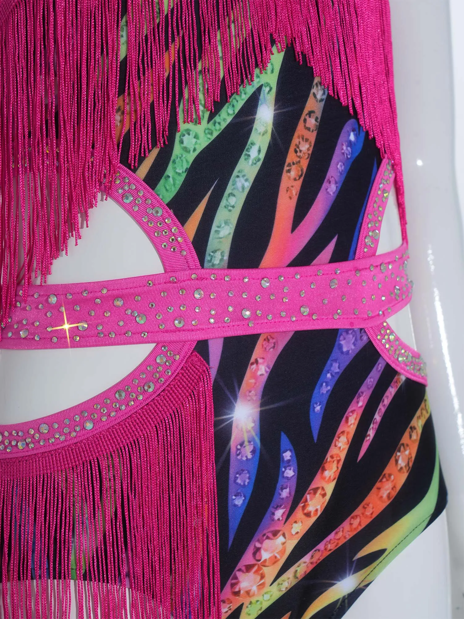 Traje de danza latina para niña con pedrería y borlas - imagen 2