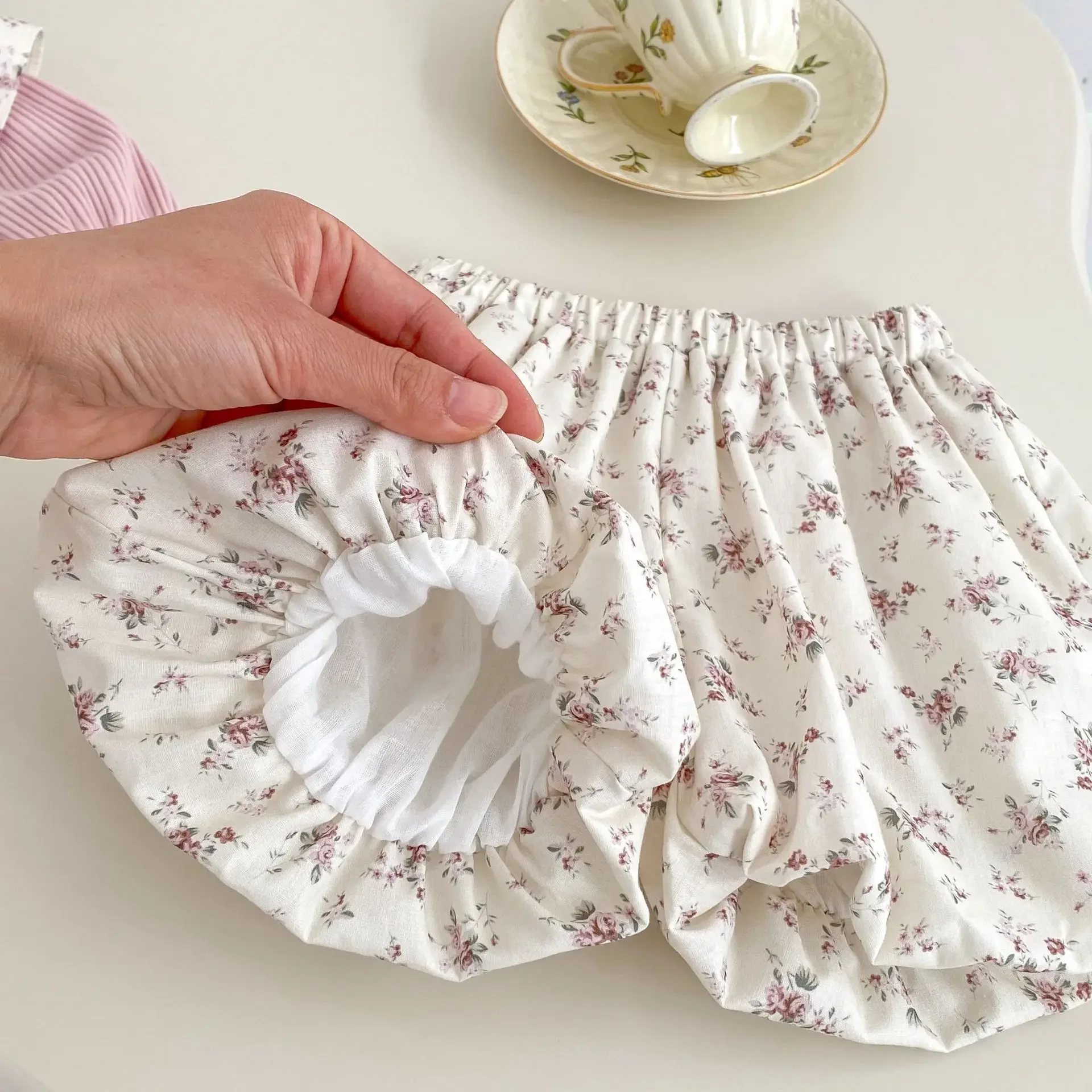 Conjunto verano bebé: camiseta sin mangas con lazo y bombachos cortos - imagen 3