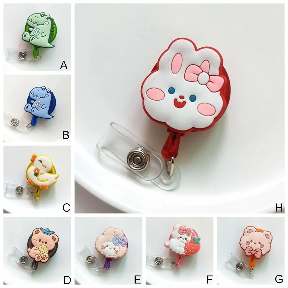 Porta credenciales retráctil con diseño infantil