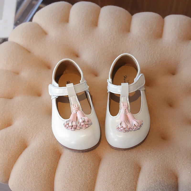 Zapatos de cuero antideslizantes de princesa con borlas para bebé - imagen 4