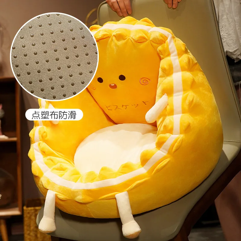 Almohada de respaldo sobre silla de escritorio