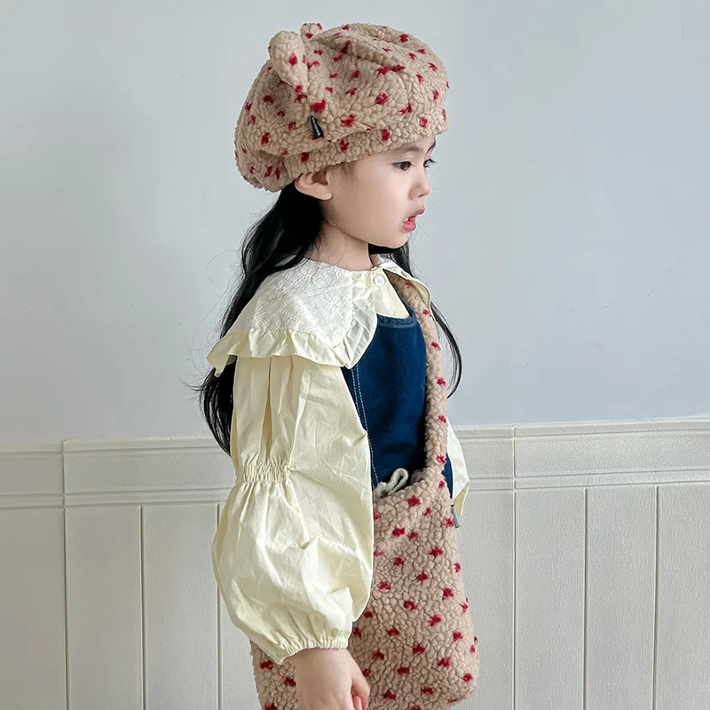 Conjunto gorro y bolsa de lana de cordero para bebé - imagen 3