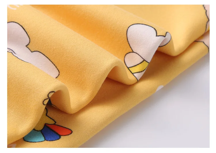 Detalle de tejido térmico elástico para niños
