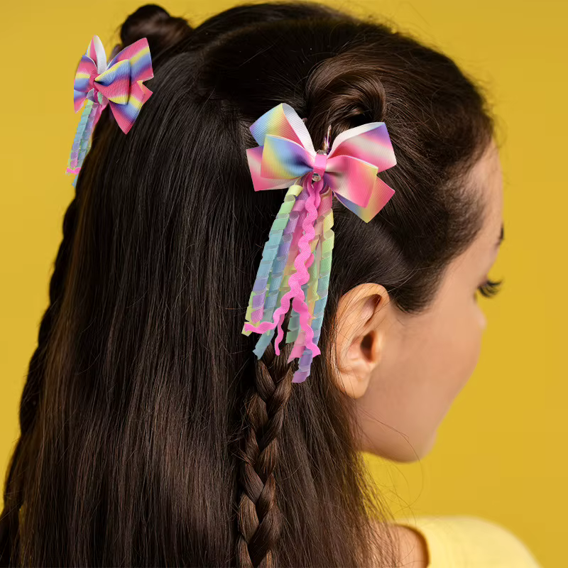 Pinza para el pelo con lazo rizado y cinta arcoíris en coleta - imagen 5