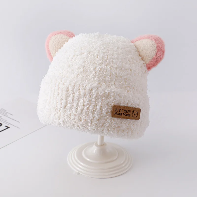 Diseño de gorro infantil con estilo de osito