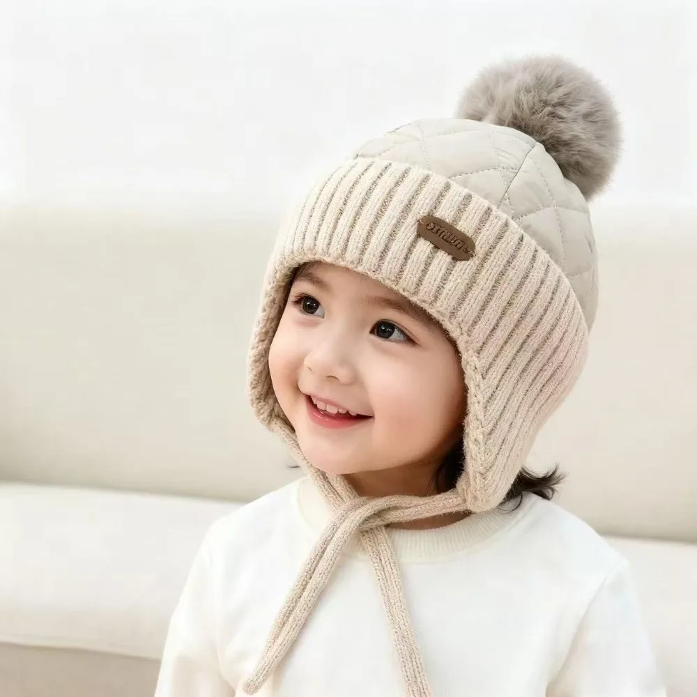 Gorro de invierno con pompón y orejeras tejidas, cortaviento