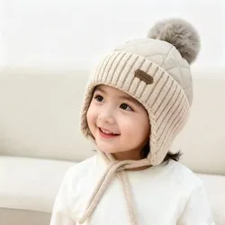 Gorro de invierno con pompón y orejeras tejidas, cortaviento