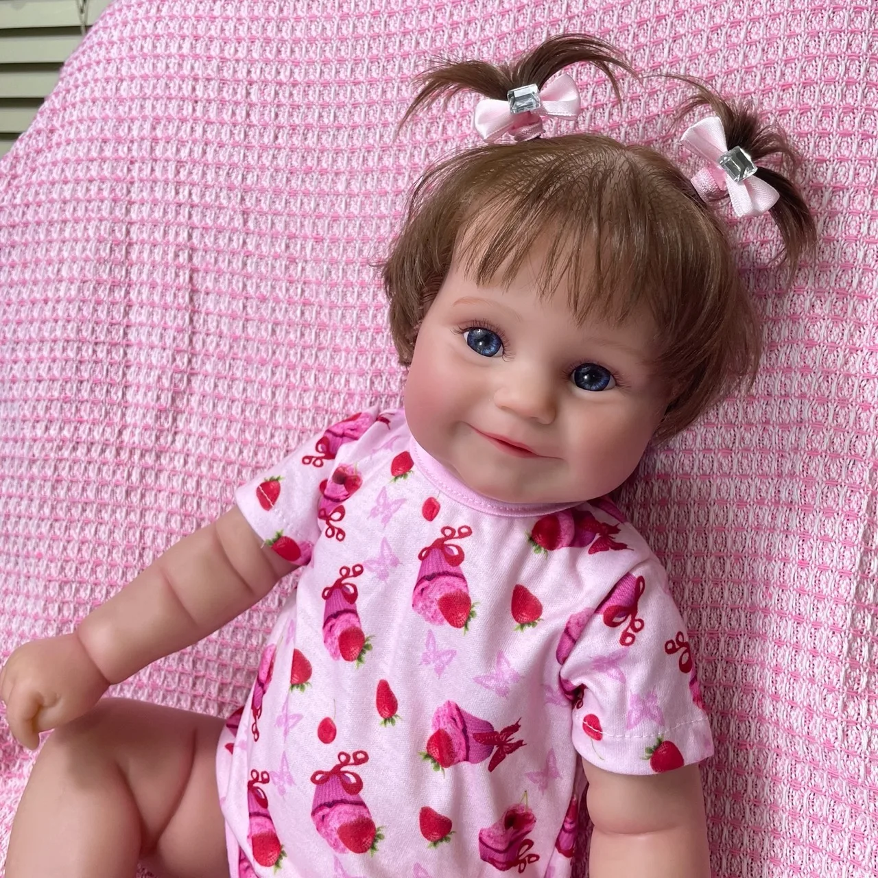 Muñeca Reborn Maddie de vinilo pintada a mano, impermeable - imagen 2