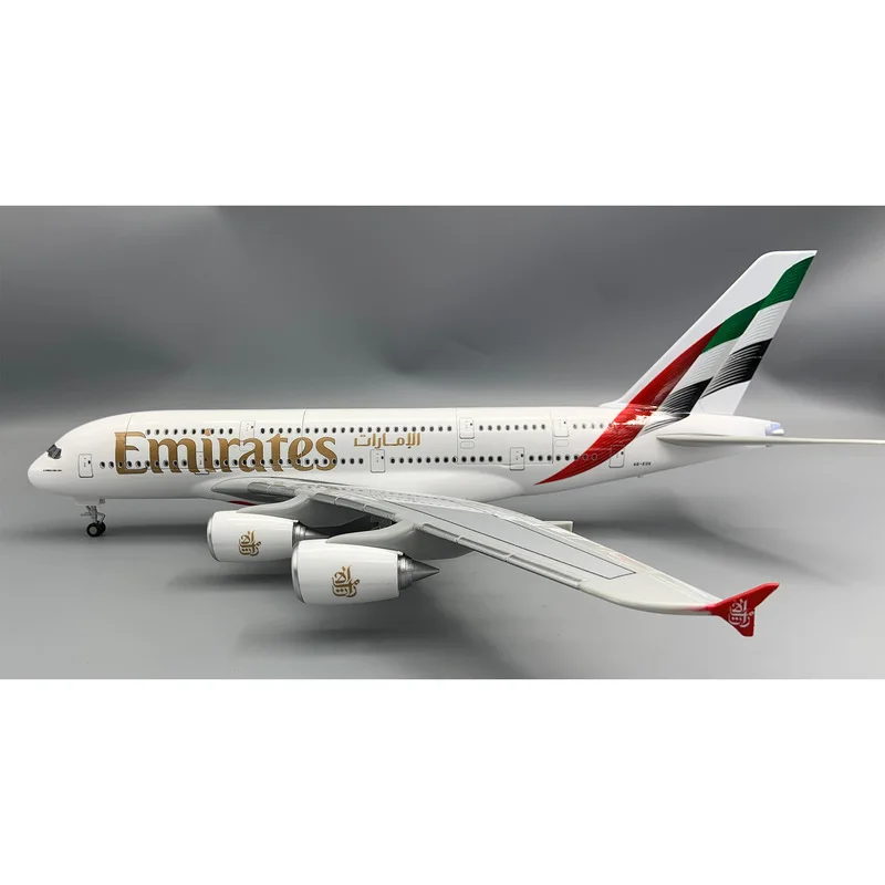 Avión de juguete A380 Emirates con luces y ruedas para regalo