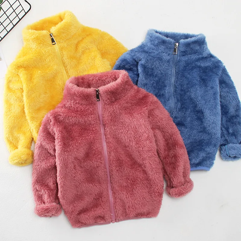 Chaqueta peluda infantil para días de frío