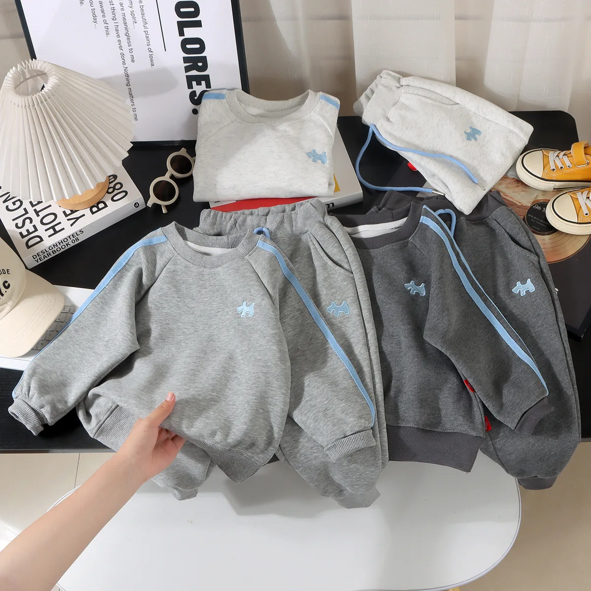 Conjunto chándal niña – Sudadera manga larga y pantalón - imagen 5