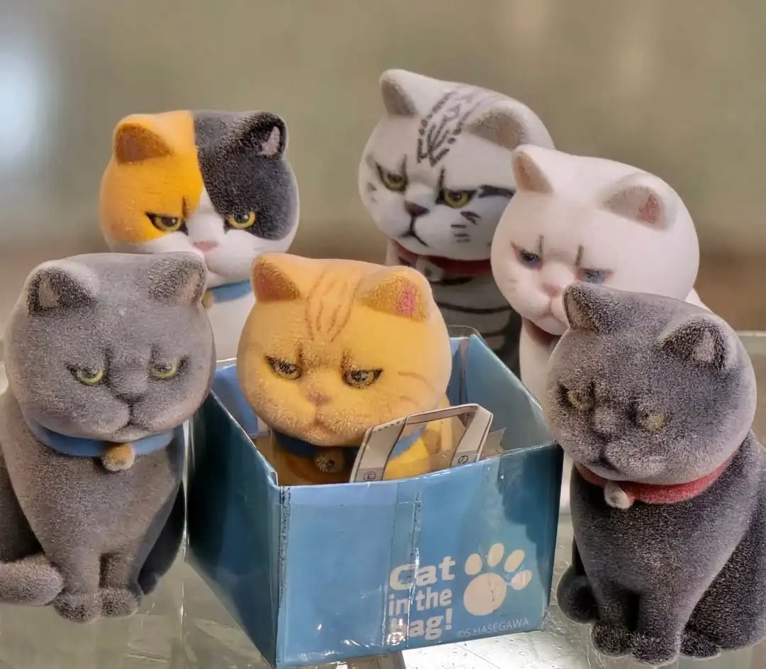 Figura de cápsula del gato malvado en bolsa papel - imagen 4