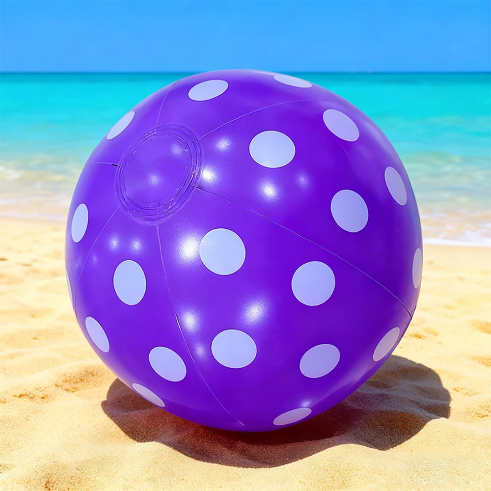 Colorida pelota para juegos en piscina y playa