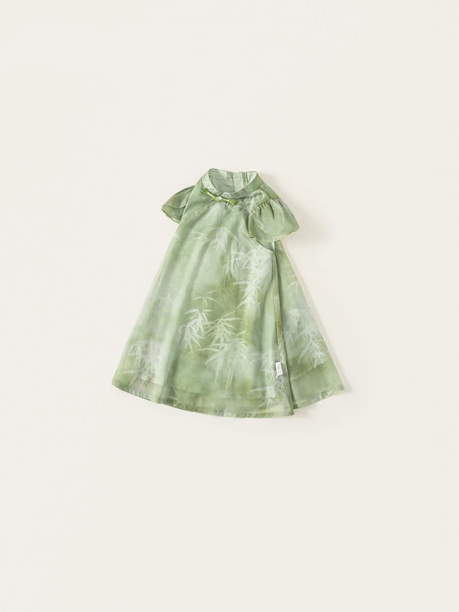 Vista del vestido en verde con estética cheongsam