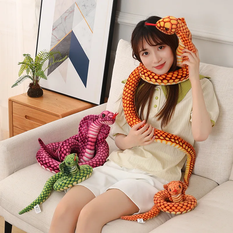 Peluche Cobra grande 240 cm extendido