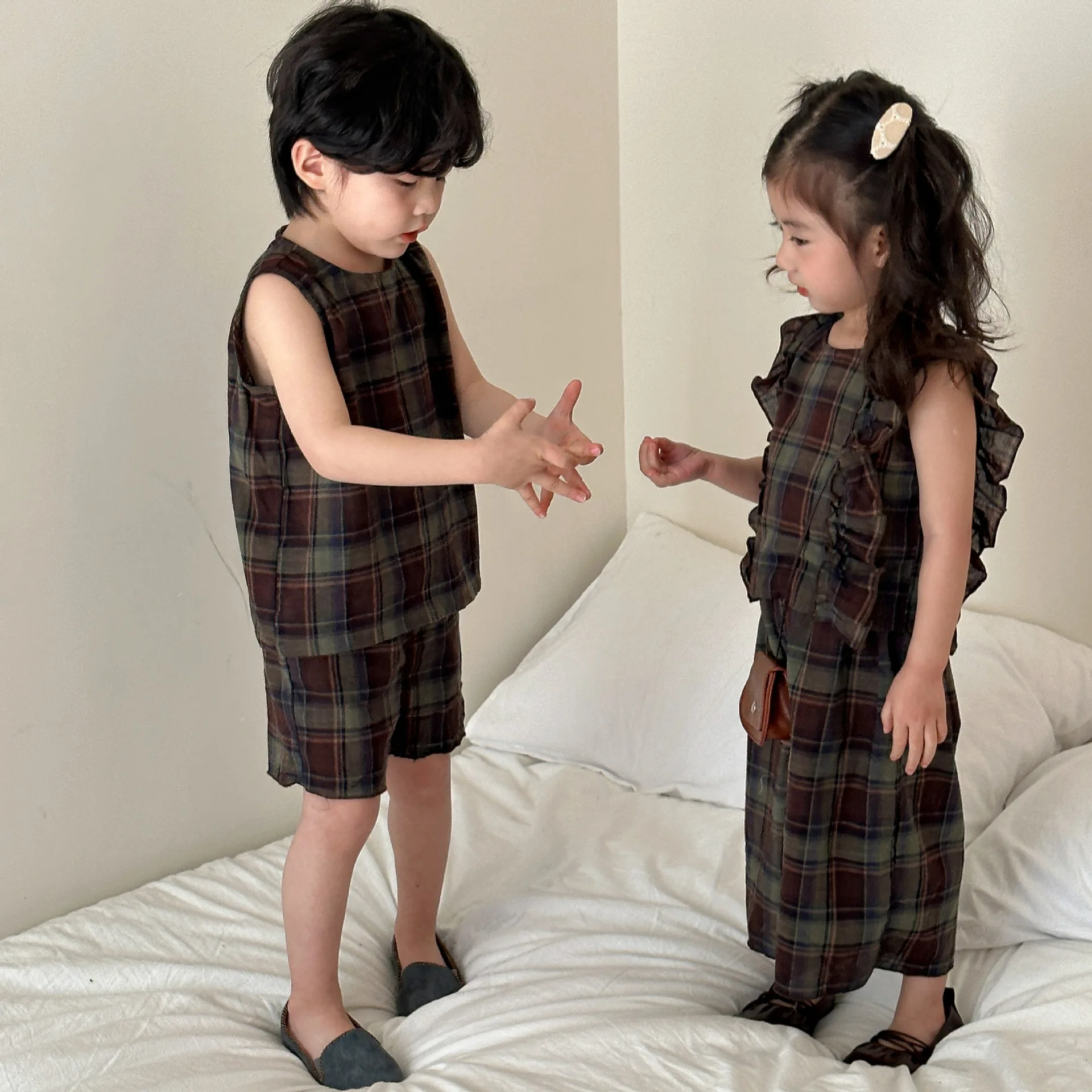 Ropa para hermanos a juego de verano con chaleco y pantalón corto - imagen 5