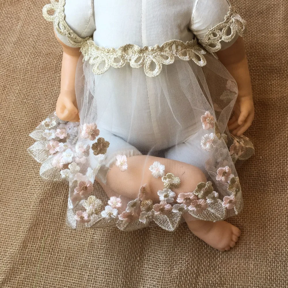 Accesorios fotografía bebé: vestido de encaje, bodi y manta Flokati