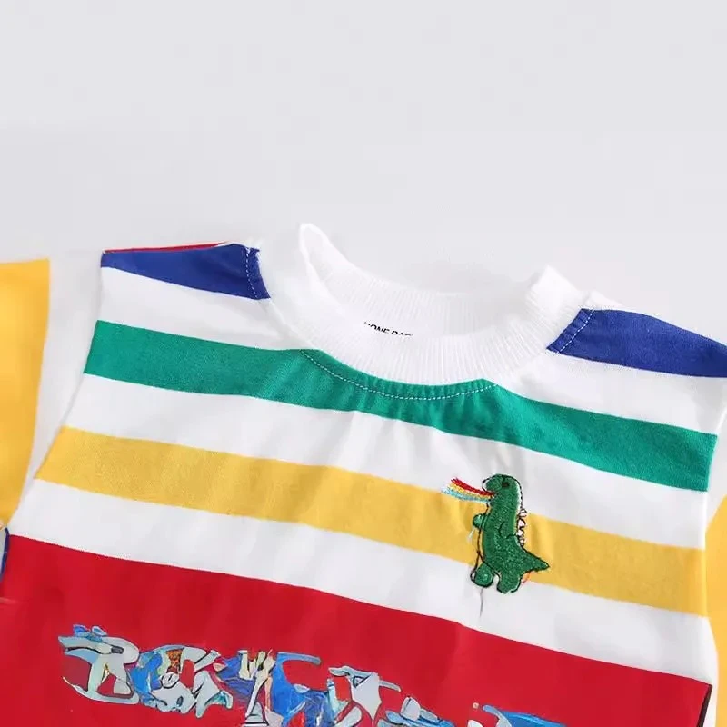 Conjunto de bebé verano con camiseta a rayas y shorts para niño - imagen 4