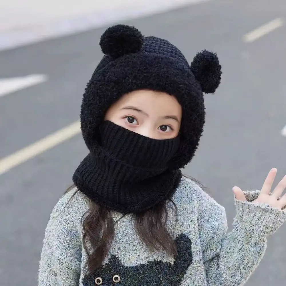 Gorro pliegado mostrando su flexibilidad