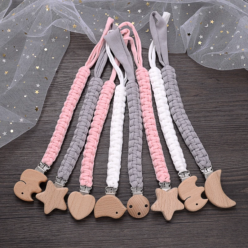 Cadena de chupete de ganchillo con clip de madera de haya – Motivos corazón y luna - imagen 4