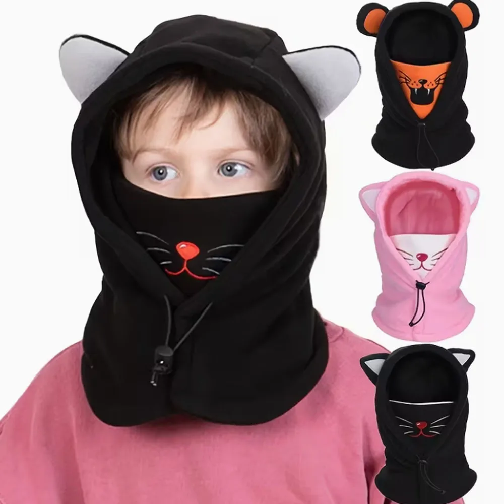Detalle del gorro y protección para el frío
