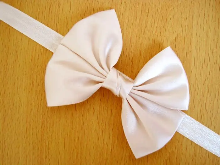Diadema infantil en estilo elegante