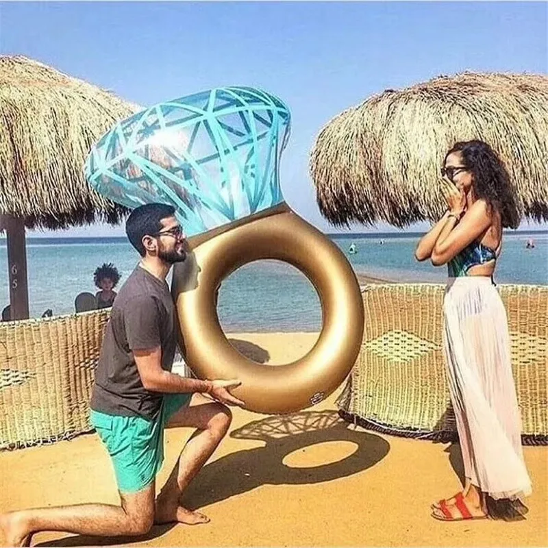 Anillo inflable tipo diamante gigante para piscina y playa - imagen 3