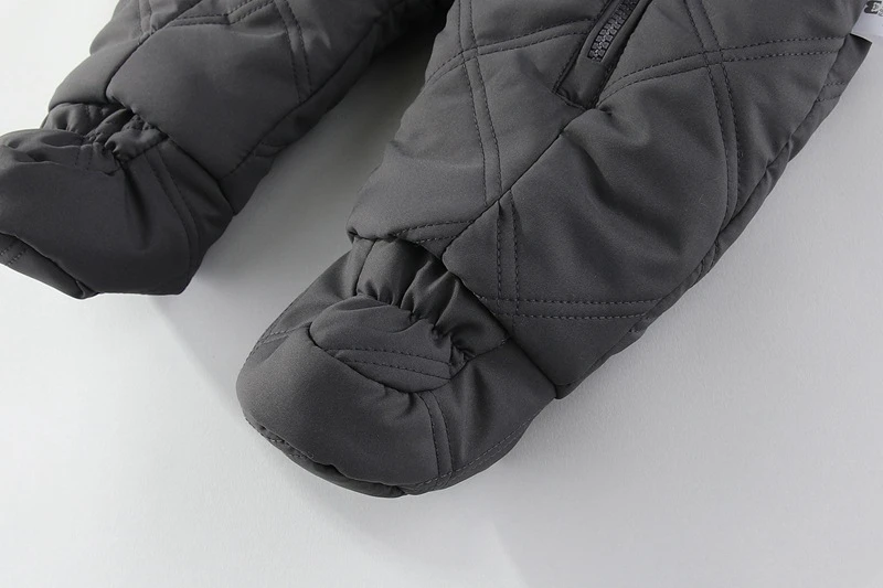 Mono pelele recién nacido para niña de invierno con guantes - imagen 5