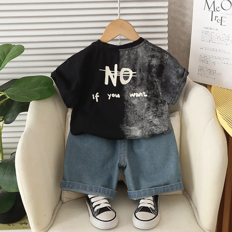 Conjunto de verano para bebé: camiseta y short con letras estampadas - imagen 3