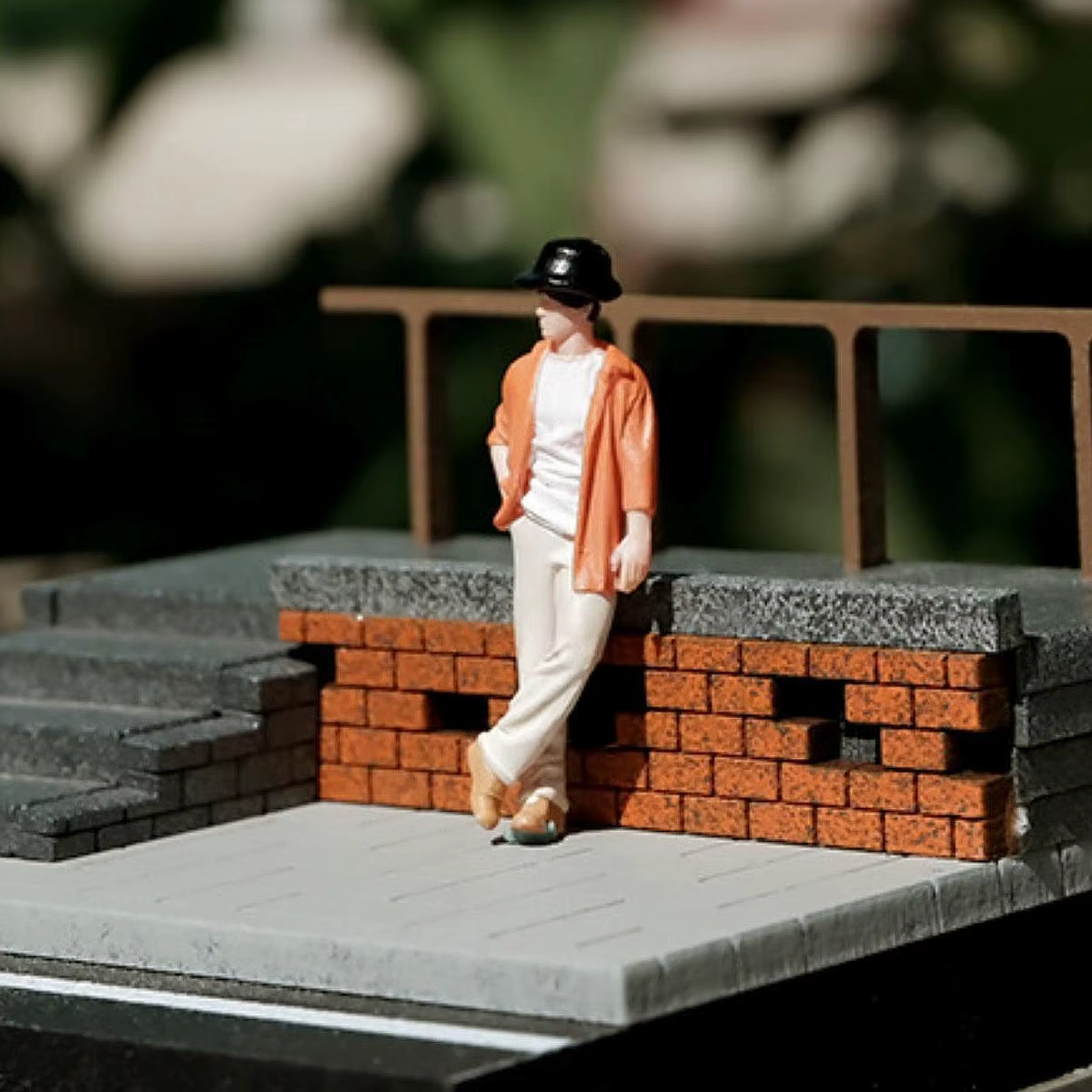 Figura Dior de resina infantil masculina, diorama mini - imagen 5