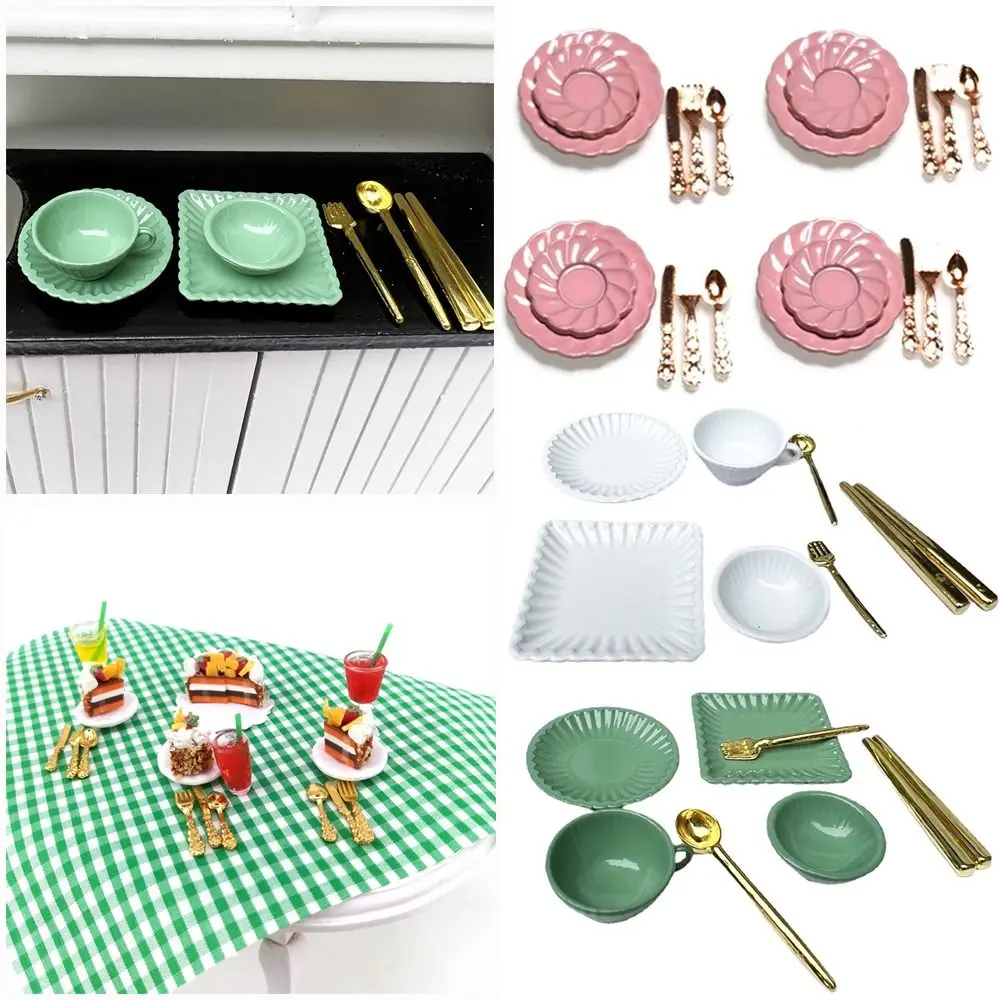 Set de menaje vintage para muñecas 1:12