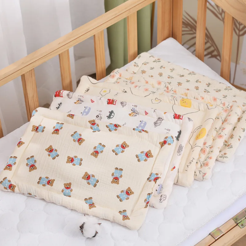 Almohada antivómitos plana de terciopelo para recién nacido–dibujos - imagen 4