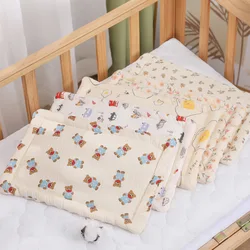 Almohada antivómitos plana de terciopelo para recién nacido–dibujos