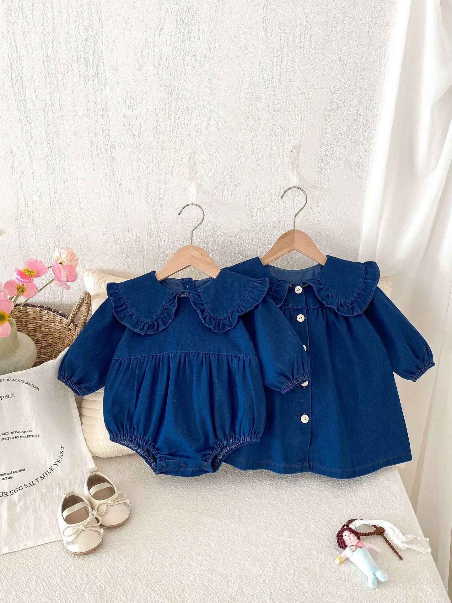 Body vaquero de primavera para niña – Cuello Peter Pan manga larga - imagen 3