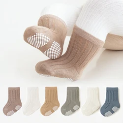 Calcetines antideslizantes para bebés de algodón de color sólido