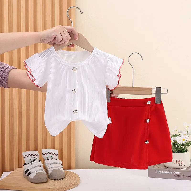 Vista del conjunto camiseta + pantalón corto