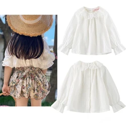 Blusa blanca para niña manga larga con cuello de encaje muñeca
