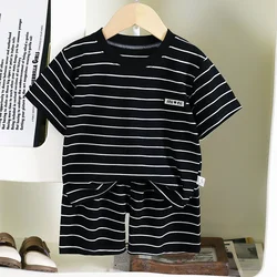 Conjunto verano bebé: Top rayas manga corta + Pantalones cortos