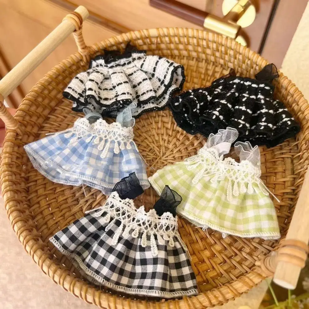 Vestido de algodón rosa con detalles de encaje para muñeca de 15 cm