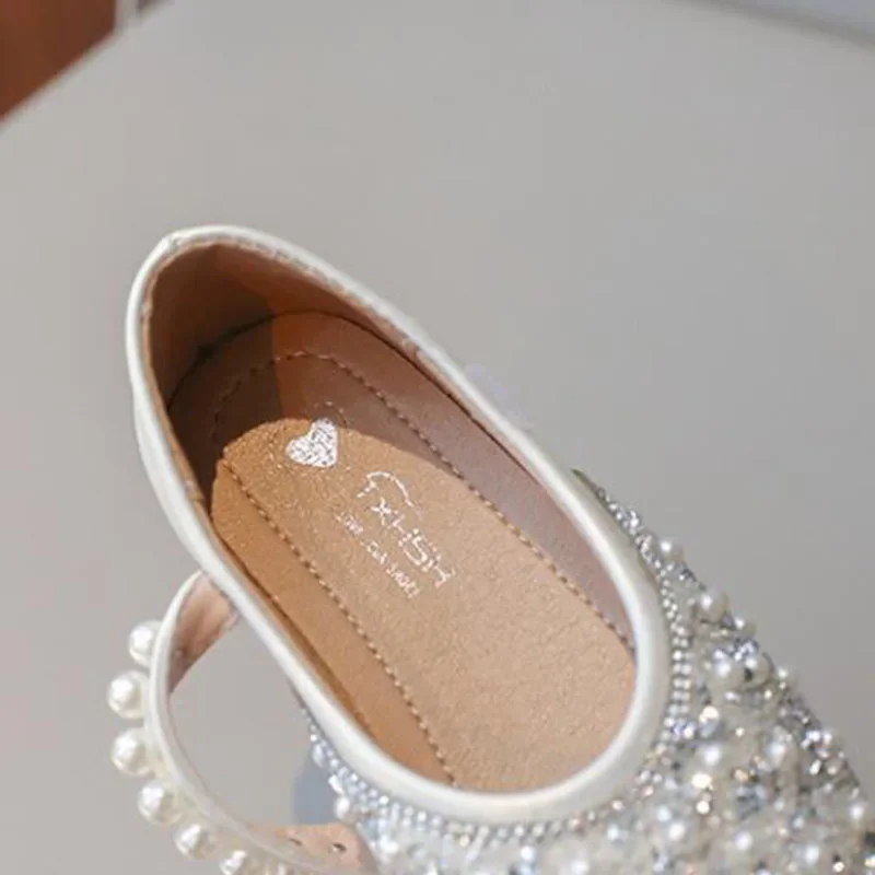 Zapatos de charol con lentejuelas y perlas para niña – Elegantes - imagen 5