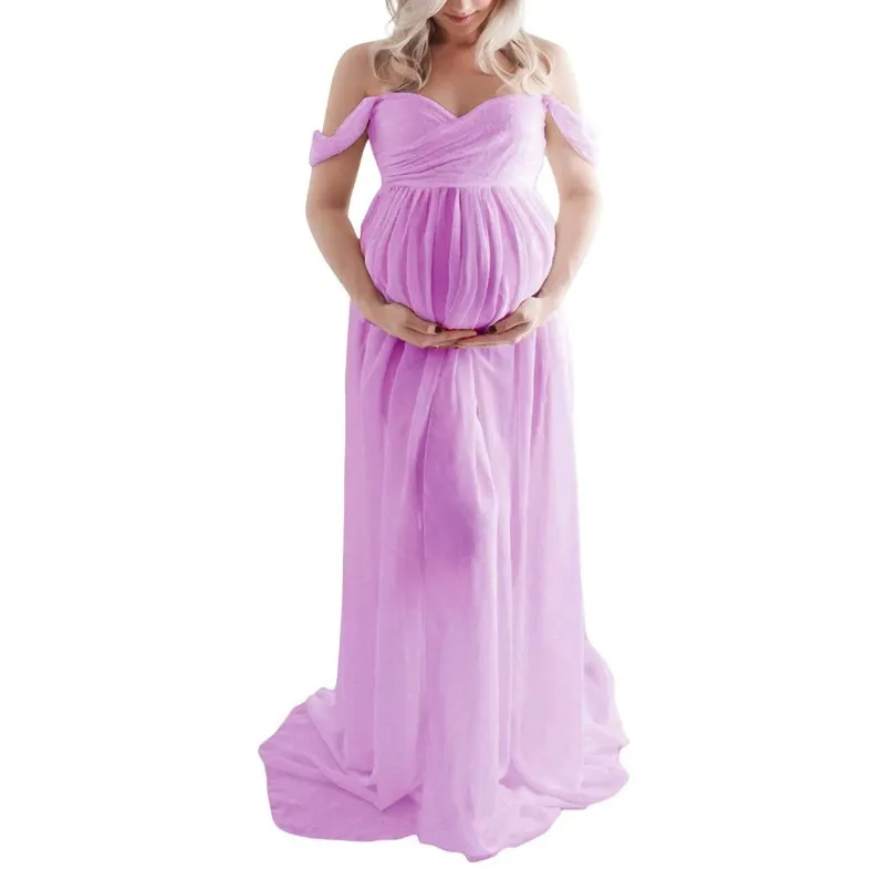 Vestido de maternity en pose lateral