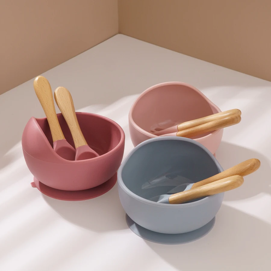 Vajilla silicona para bebé con cubiertos de madera - imagen 2
