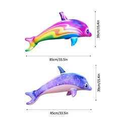 Delfín inflable arcoíris para decoración de fiesta temática océano