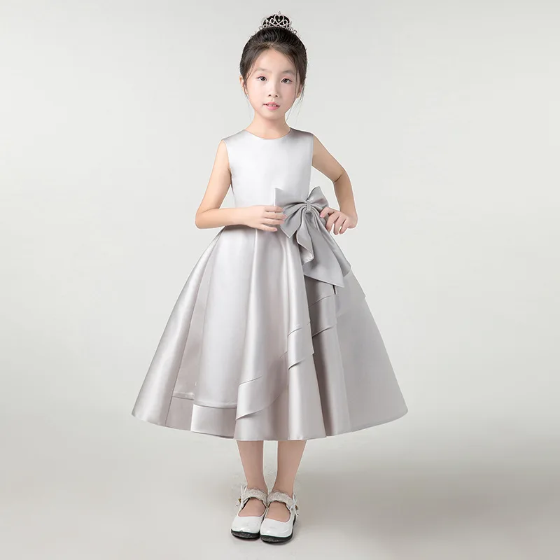 Vestido infantil blanco con encaje para ocasiones especiales