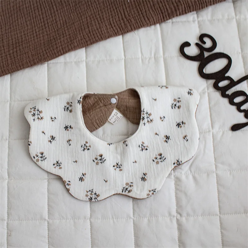 Babero bandana de gasa absorbente con diseño giratorio - imagen 4