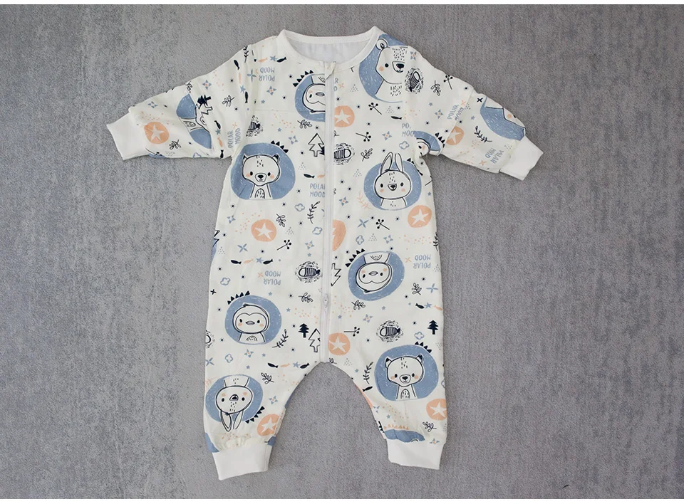 Pingüino estampado en el saco de dormir