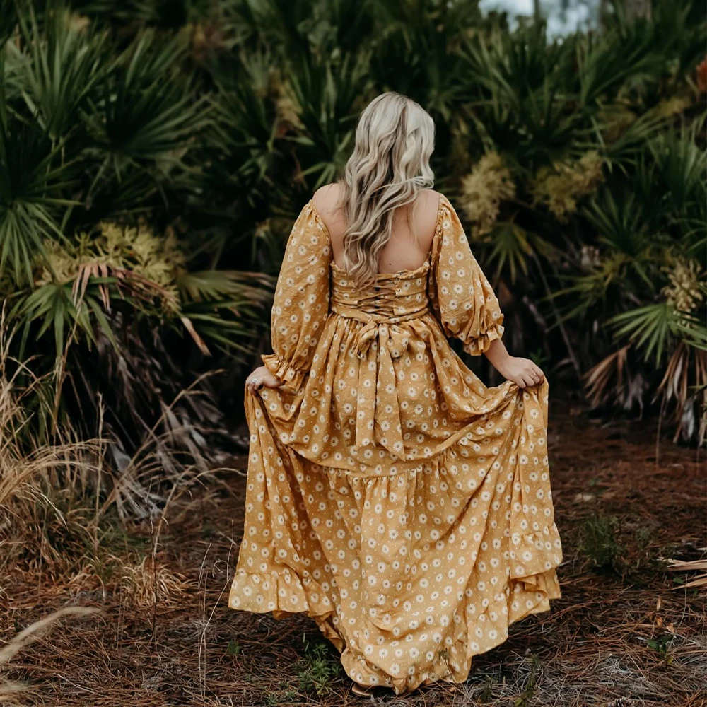 Detalle del estampado y caída del vestido
