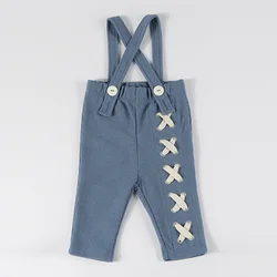 Pelele de punto para bebé de invierno con tirantes altos y pies
