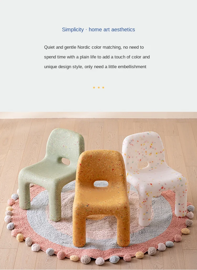 Silla de plástico para niños con detalles de seguridad