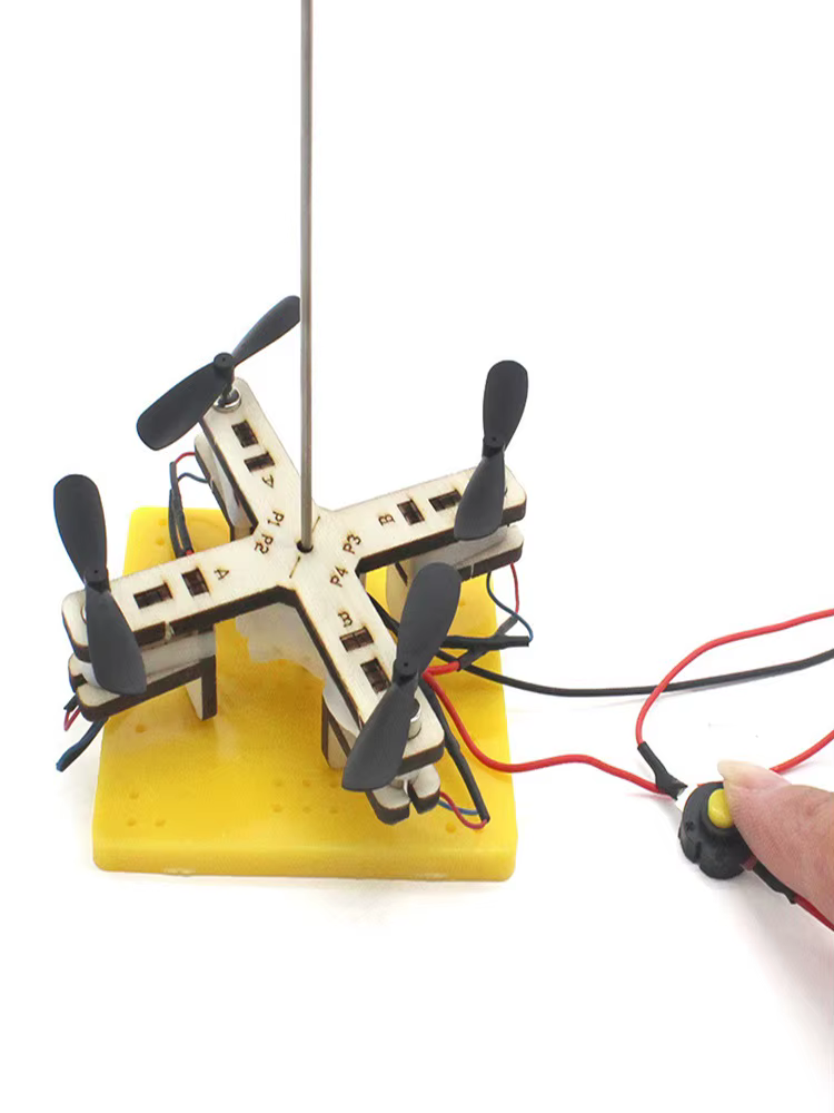 Kit de dron de madera DIY quadcopter visto desde arriba